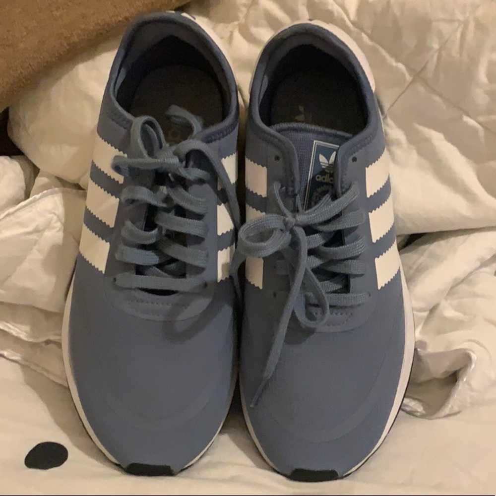 ✨Adidas running shoes✨
